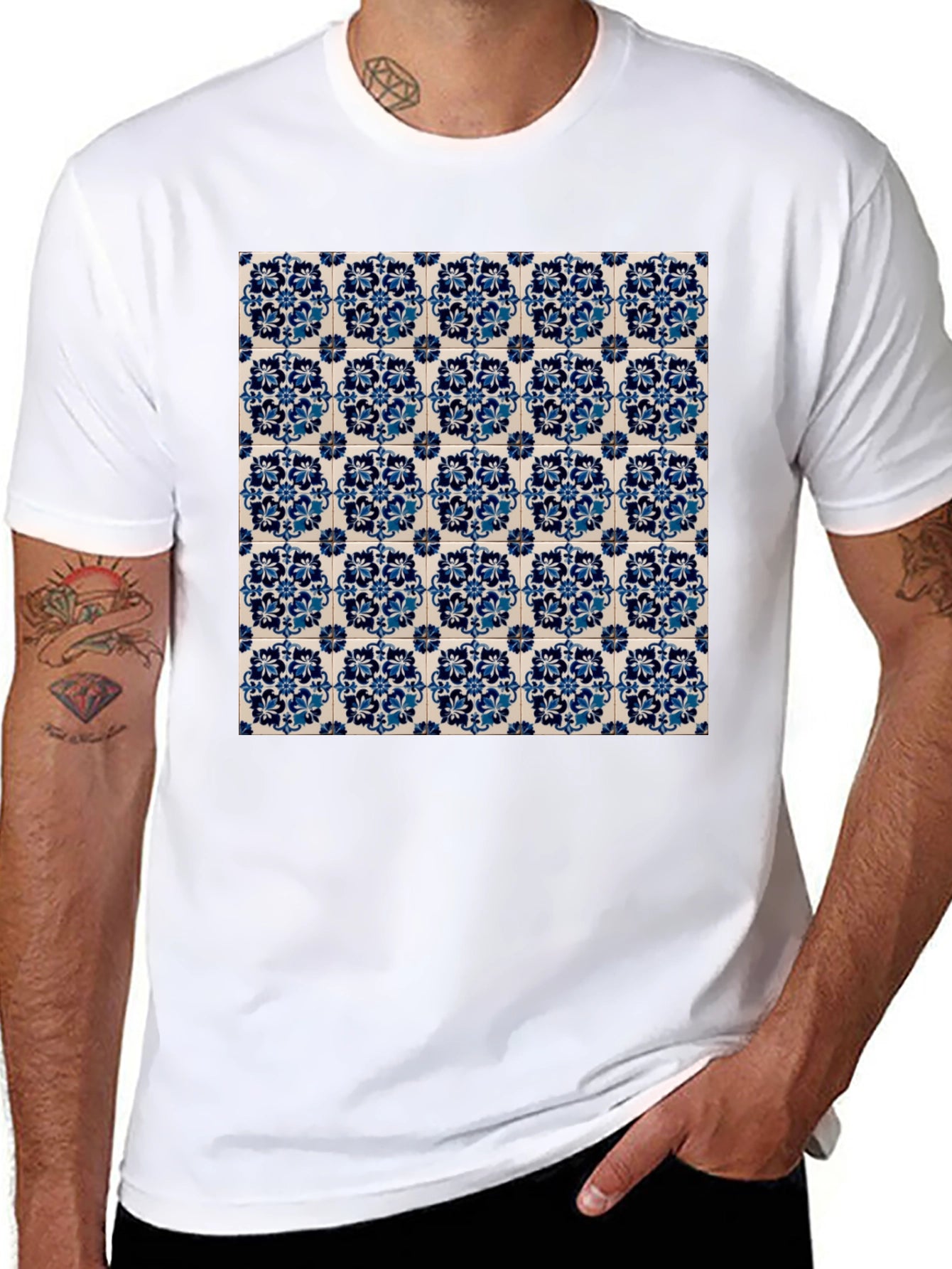Azulejo Pattern Graphic Tee - Black