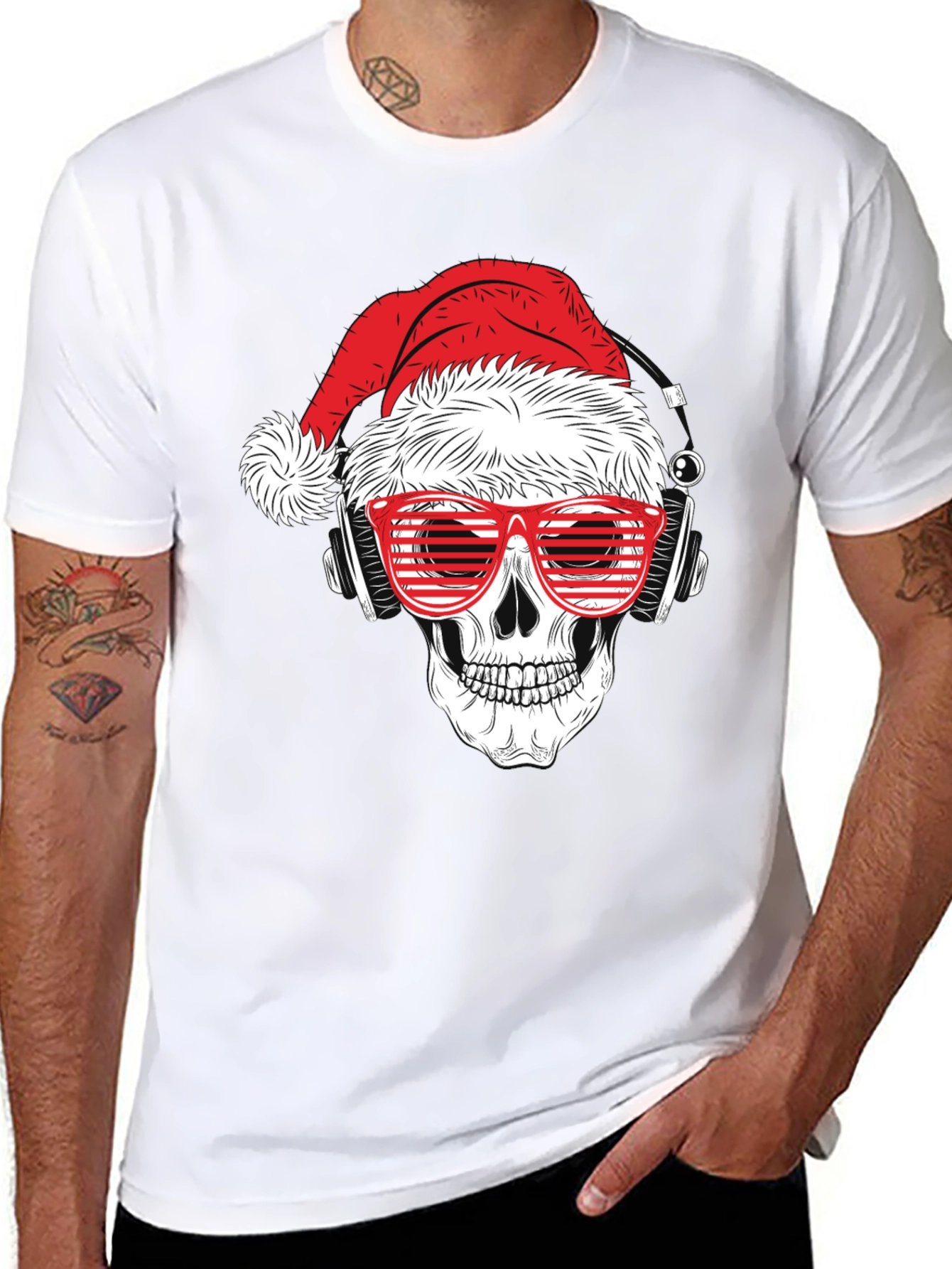 Skull Santa T-Shirt - Holiday Graphic Tee