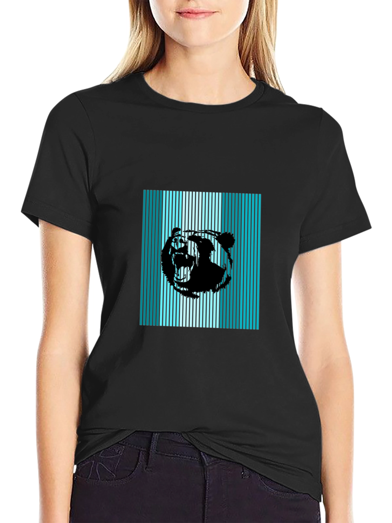 Striking Bear Graphic Tee - Modern Style