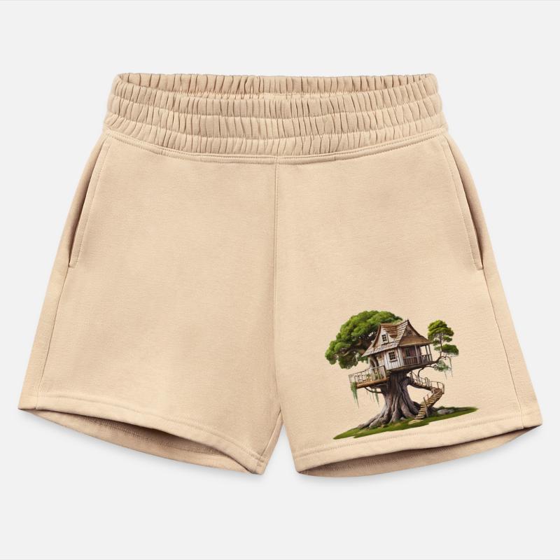 Eco-Chic Living: Tree on the House